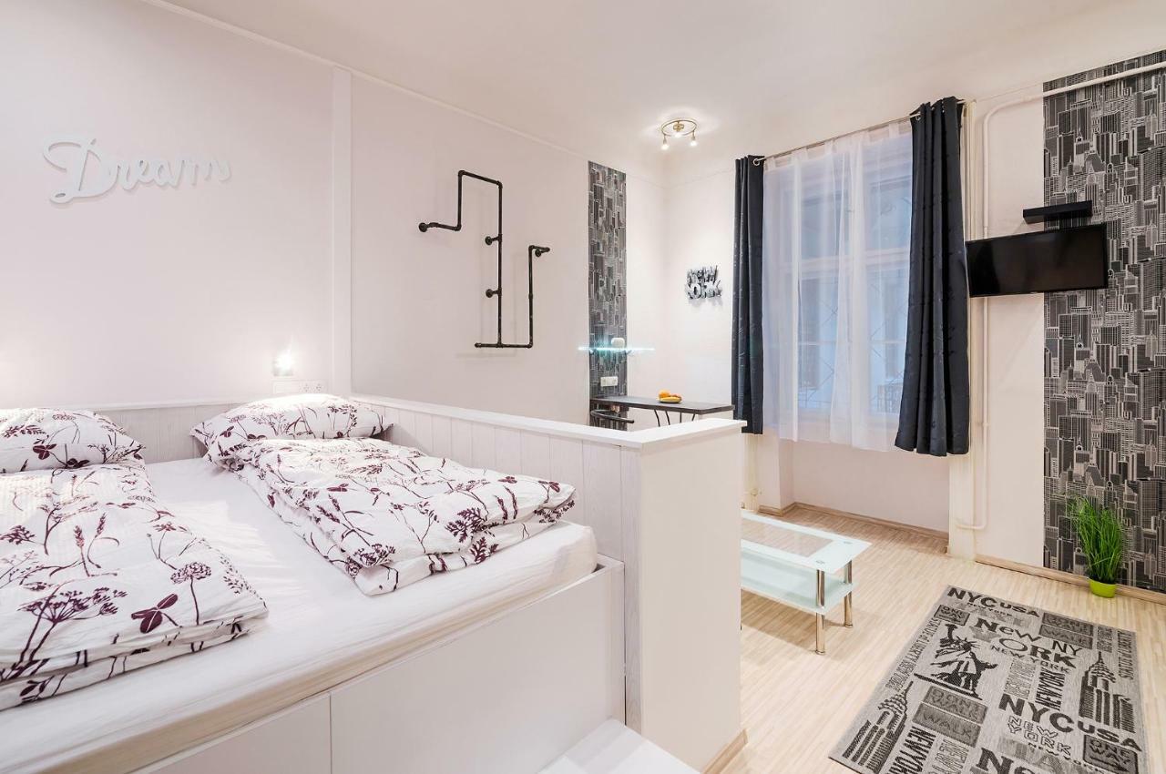 Free Parking, Quiet Design Flat In The Centre * Budapest